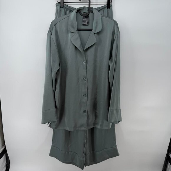 H&M Green Satin Pajama Set Long Sleeve Button Shirt Shorts XS Sleepwear - Picture 2 of 7